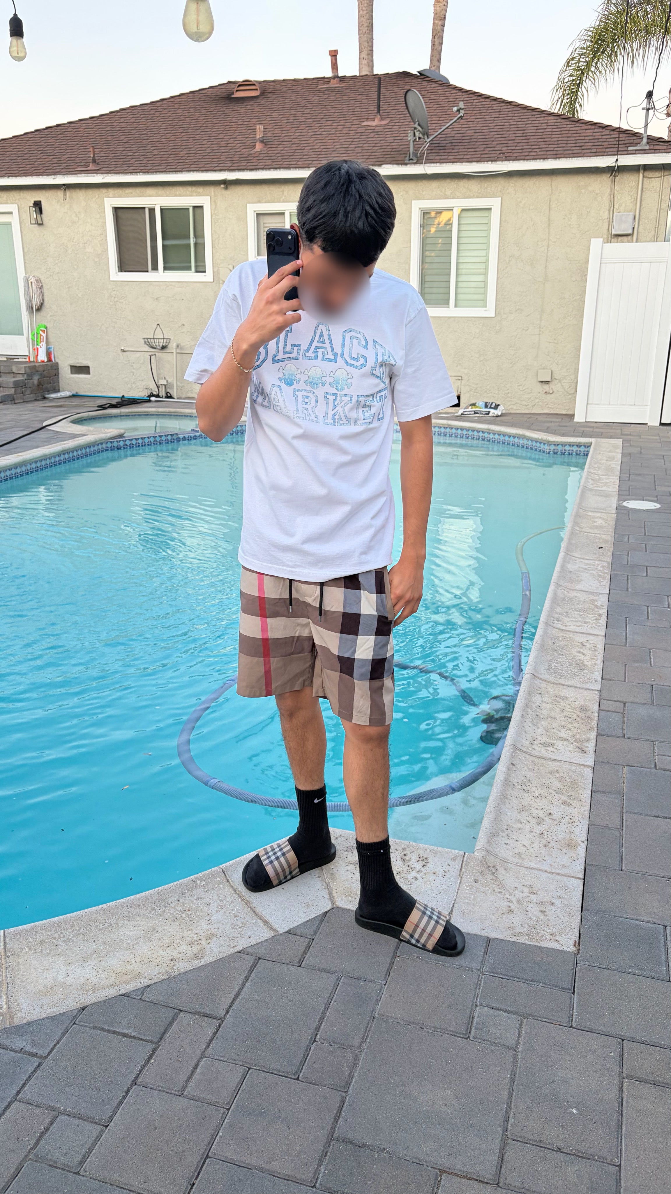 Black Market Skulls - White